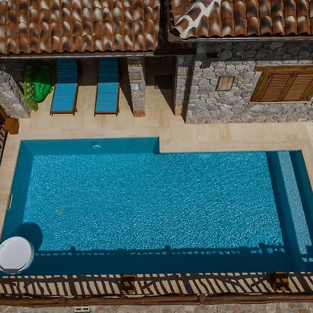 Villa Carevic & *